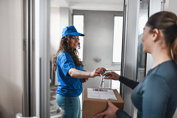 Package handoff from driver to customer